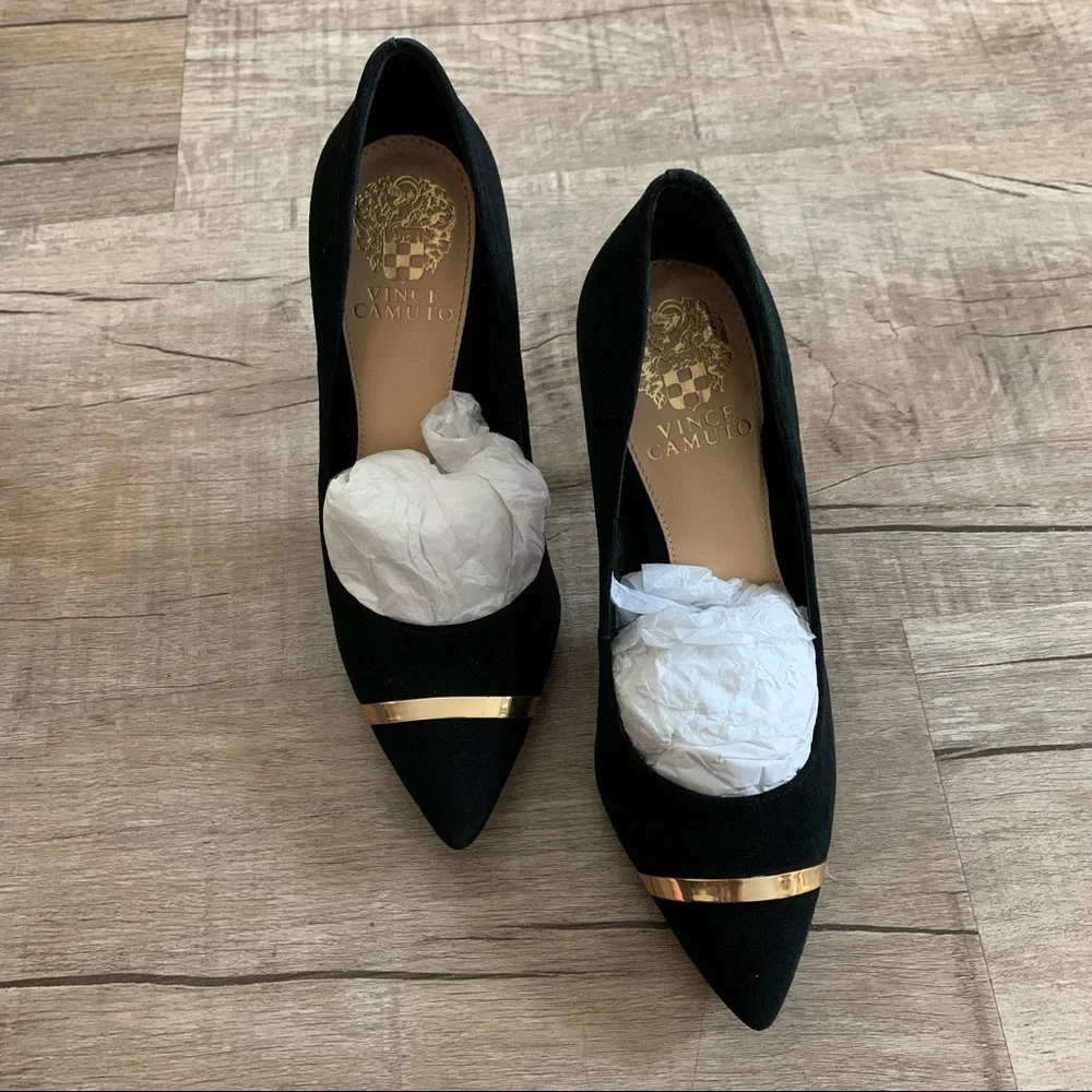 Vince Camuto Black suede and gold pump - Picture 6 of 9